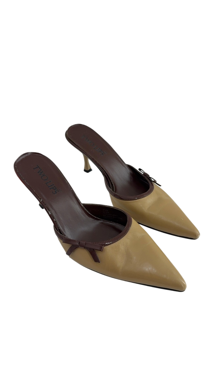 Two Lips Kitten Heels 7.5 Beige and Brown