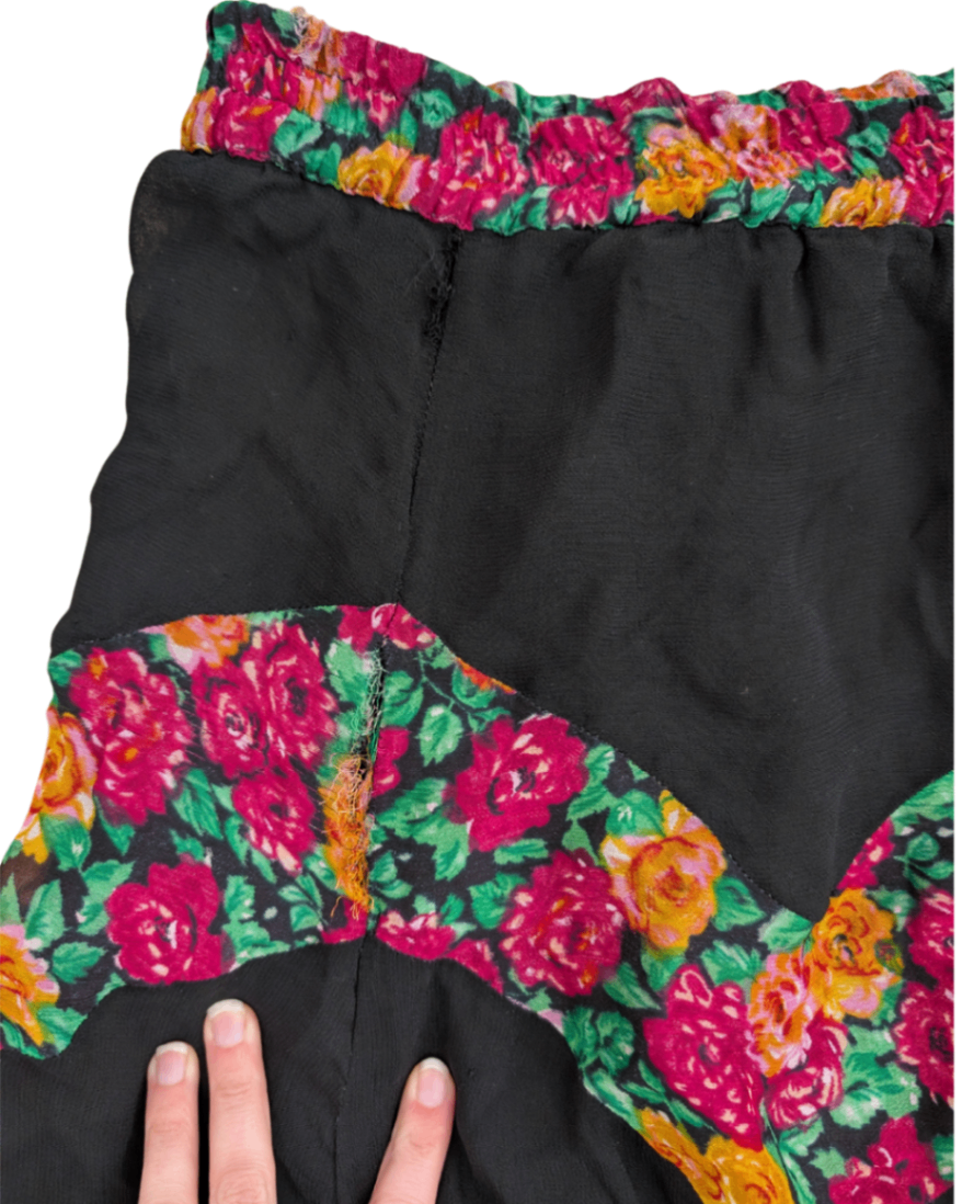 Skirt Black with multicolored floral print Large