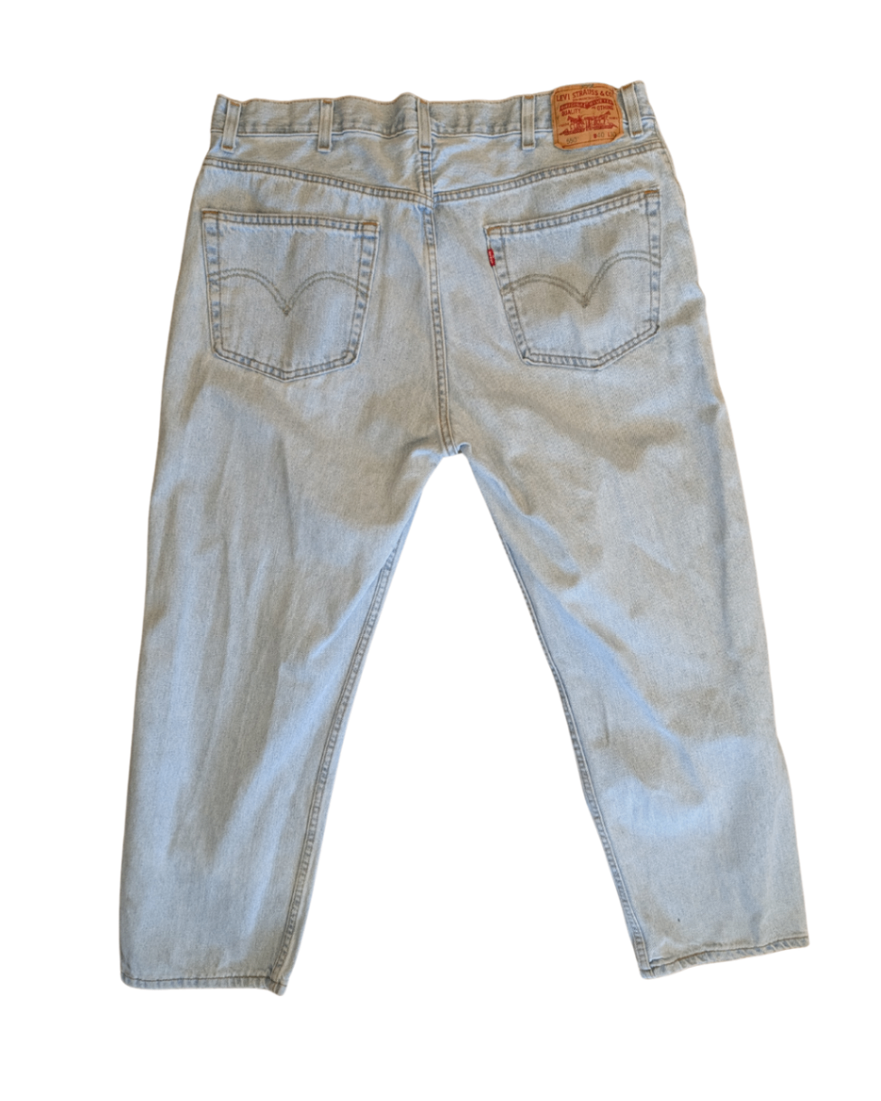 Levi 550 Light Wash Jeans (40) (40"W, 13"R, 28"I)